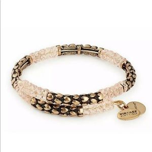 NEW Alex and Ani Heart wrap gold bracelet 💕